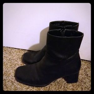 Heel boots